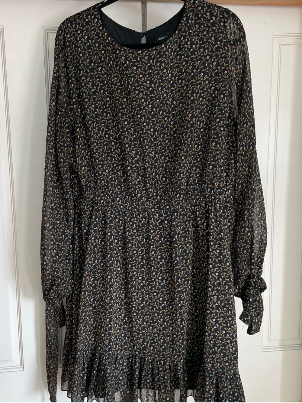 Forever 21 + Black Mini  Fit & Flare Dress with Floral Print Size 1X